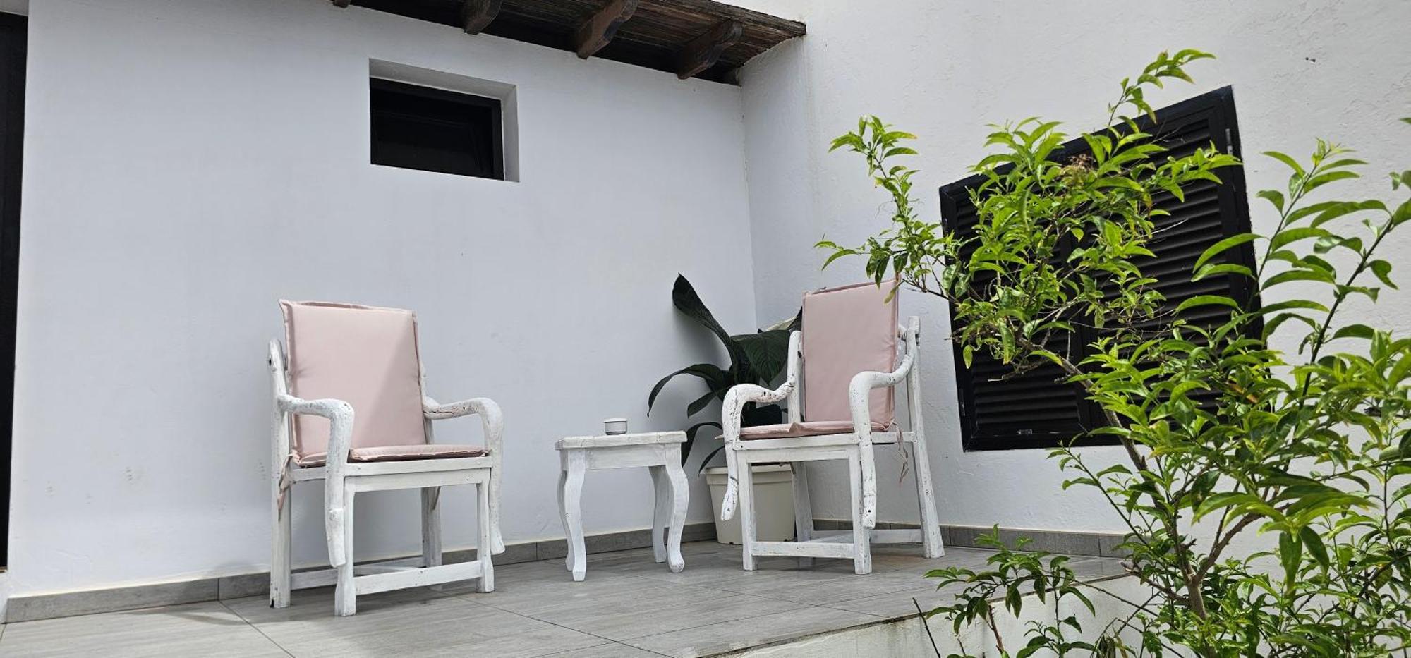 Alunita & Pirita, Habitacion Con Jardin, Terraza Y Wifi En Zona Tranquila Y Centrica Nazaret 외부 사진